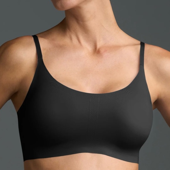 Seamless Eby Support Bra bundle (3 bras and 1 panty) - Picture 7 of 12